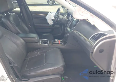 2015 Chrysler 300C z USA, uszkodzony, nr VIN 2C3CCAET8FH875879